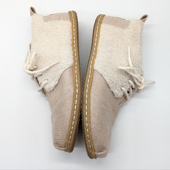 Toms Bota cream faux Sherpa fur lace up shoe 9 - Picture 6 of 9